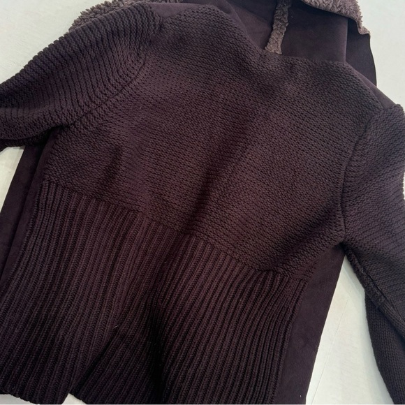 Chelsea & Theodore faux suede sherpa sweater - Picture 7 of 7